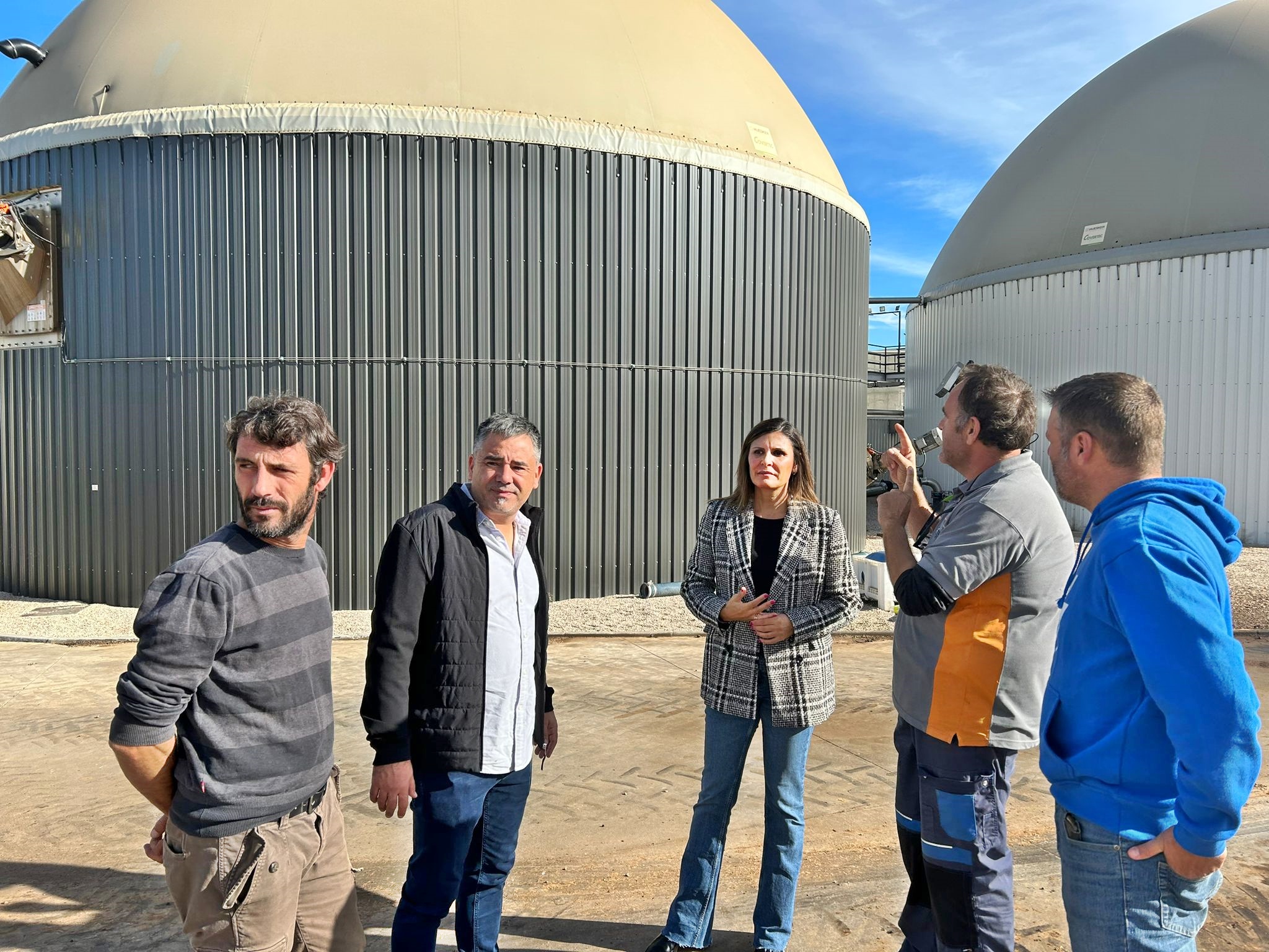 El Ayuntamiento de Canet Lo Roig apoya la creación de una planta de biogás en la localidad para el tratamiento sostenible de purines y residuos orgánicos